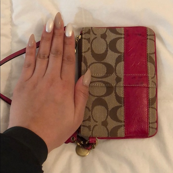 Gently used coach wristlet! - Picture 5 of 5